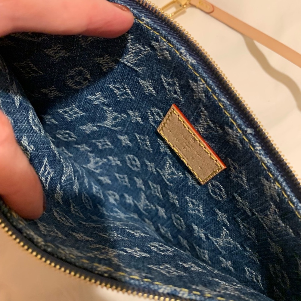 Must !Brand new rare Carry on MM Authentic denim Louis Vuitton purse. Limited… - Picture 14 of 16